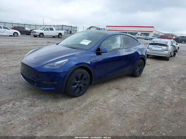 7SAYGAEE4RF161266 2024 TESLA MODEL Y - Image 2