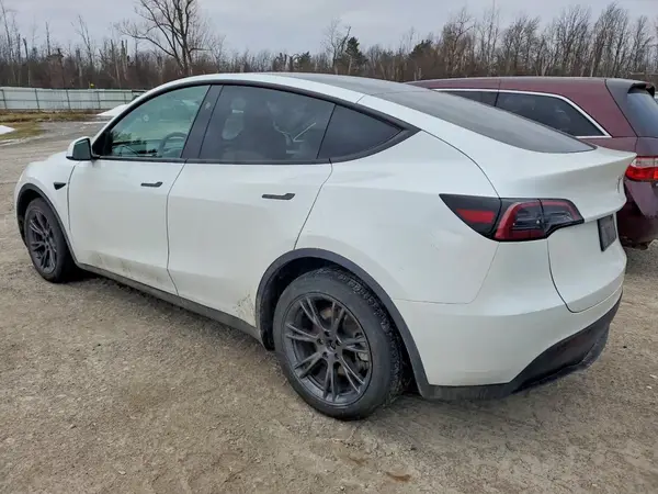 7SAYGAEE4RF166130 2024 TESLA MODEL Y - Image 2