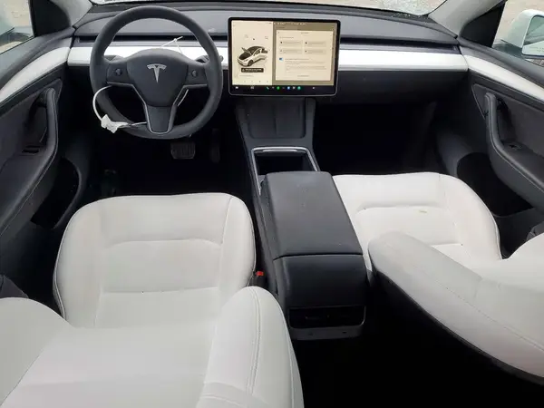 7SAYGAEE4RF166130 2024 TESLA MODEL Y - Image 8