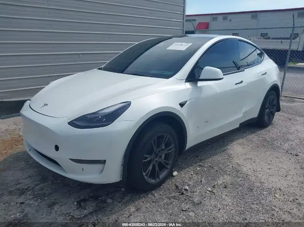 7SAYGAEE4RF169559 2024 TESLA MODEL Y - Image 2