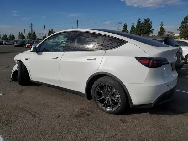 7SAYGAEE4RF176544 2024 TESLA MODEL Y - Image 2