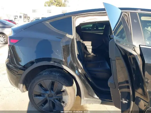 7SAYGAEE4RF180691 2024 TESLA MODEL Y - Image 8
