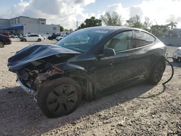 7SAYGAEE4RF182134 2024 TESLA MODEL Y - Image 1