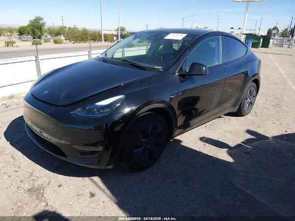 7SAYGAEE4RF183879 2024 TESLA MODEL Y - Image 2