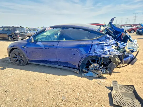 7SAYGAEE4RF186393 2024 TESLA MODEL Y - Image 2