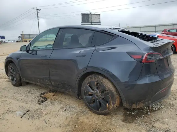 7SAYGAEE4RF186880 2024 TESLA MODEL Y - Image 2