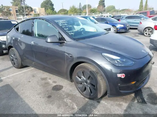 7SAYGAEE4RF190394 2024 TESLA MODEL Y - Image 1