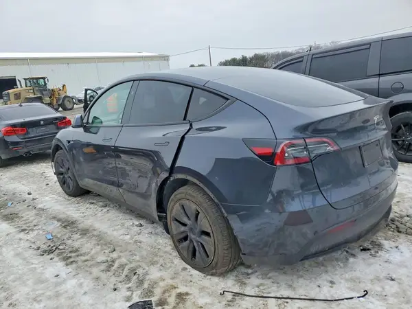 7SAYGAEE4RF193585 2024 TESLA MODEL Y - Image 2