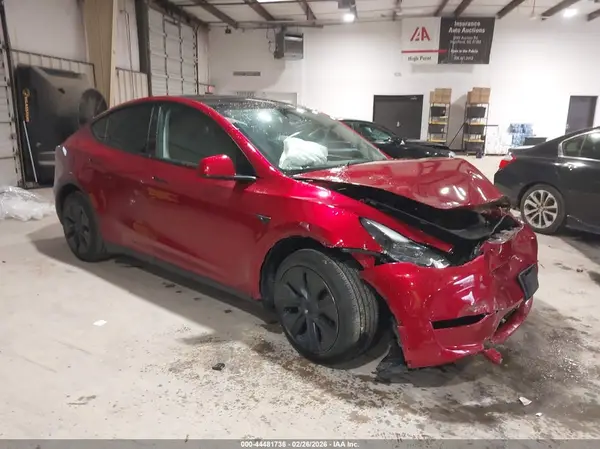 7SAYGAEE4RF194302 2024 TESLA MODEL Y - Image 1