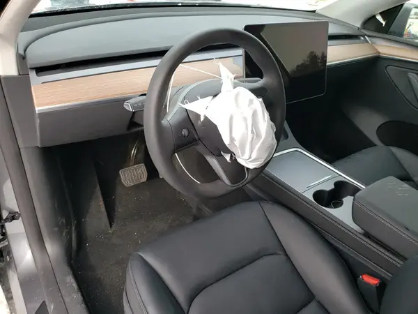 7SAYGAEE4RF199838 2024 TESLA MODEL Y - Image 8
