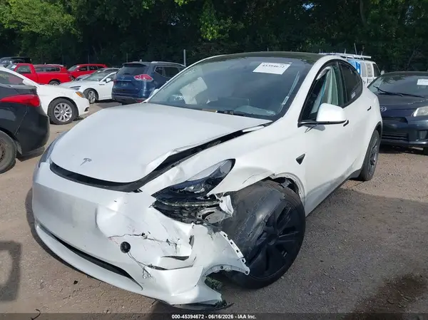 7SAYGAEE4RF201894 2024 TESLA MODEL Y - Image 2