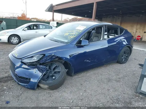 7SAYGAEE4RF202351 2024 TESLA MODEL Y - Image 2