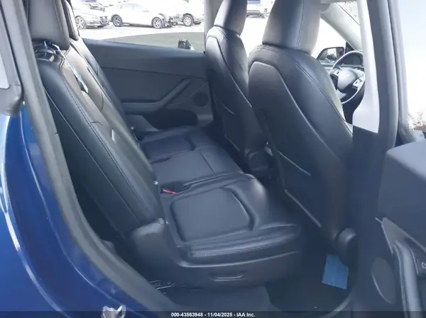 7SAYGAEE4RF202351 2024 TESLA MODEL Y - Image 8