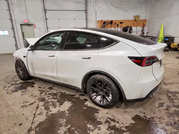 7SAYGAEE4RF204407 2024 TESLA MODEL Y - Image 2