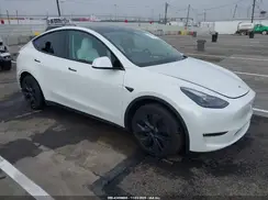 7SAYGAEE4RF206674 2024 TESLA MODEL Y