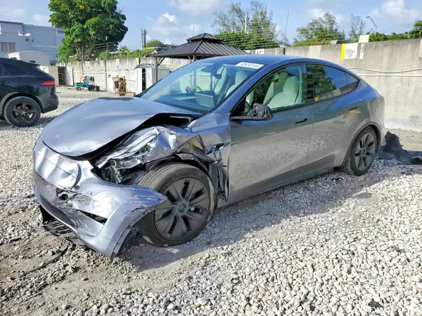 7SAYGAEE4RF209879 2024 TESLA MODEL Y - Image 1