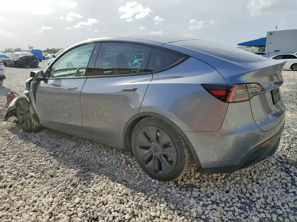 7SAYGAEE4RF209879 2024 TESLA MODEL Y - Image 2