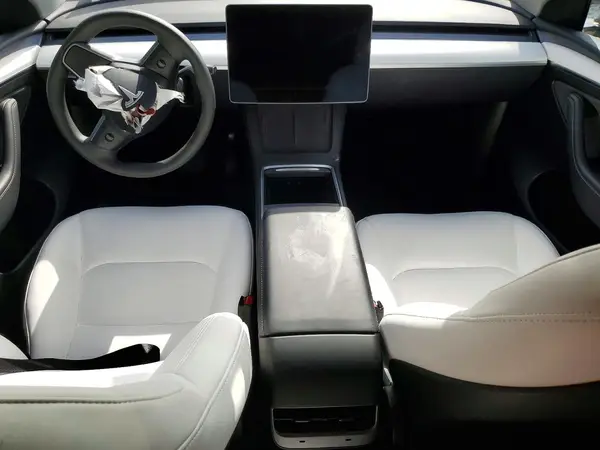 7SAYGAEE4RF209879 2024 TESLA MODEL Y - Image 8