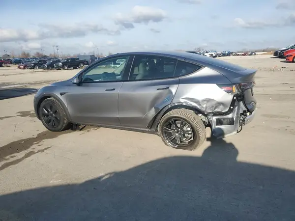 7SAYGAEE4RF210742 2024 TESLA MODEL Y - Image 2