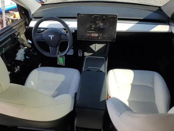 7SAYGAEE4RF982772 2024 TESLA MODEL Y - Image 8