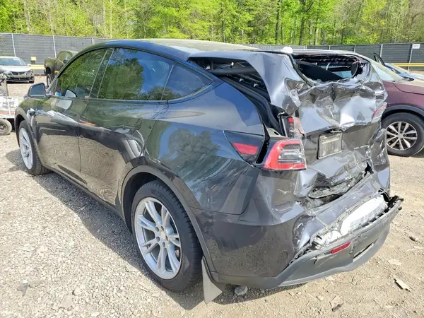 7SAYGAEE4RF988684 2024 TESLA MODEL Y - Image 2