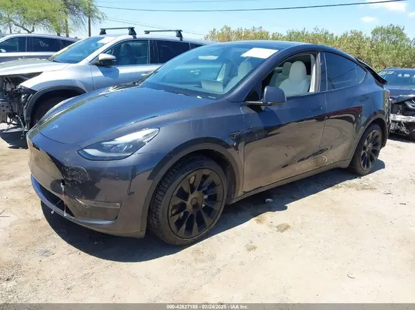 7SAYGAEE4RF991794 2024 TESLA MODEL Y - Image 2