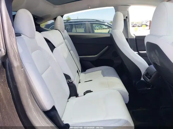 7SAYGAEE4RF991794 2024 TESLA MODEL Y - Image 8