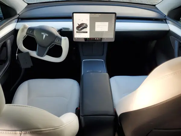 7SAYGAEE4SF228583 2025 TESLA MODEL Y - Image 8