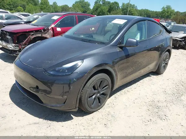 7SAYGAEE4SF230737 2025 TESLA MODEL Y - Image 2