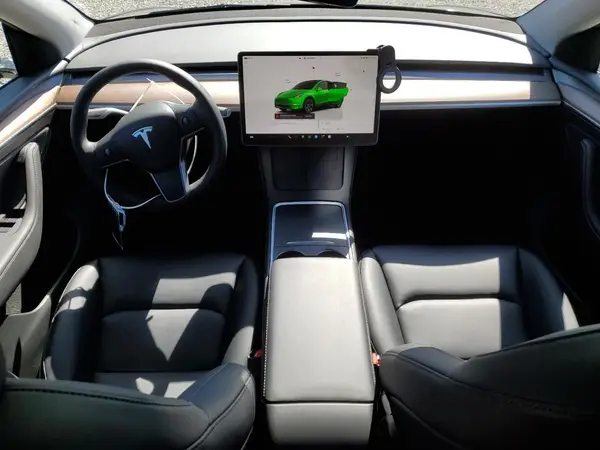 7SAYGAEE4SF234013 2025 TESLA MODEL Y - Image 8