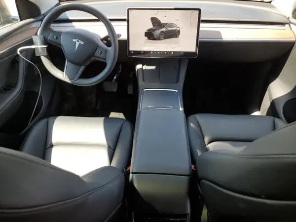 7SAYGAEE4SF251829 2025 TESLA MODEL Y - Image 8
