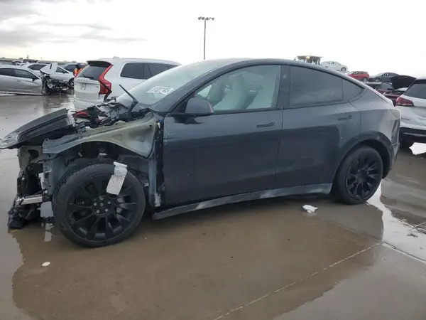 7SAYGAEE4SF253824 2025 TESLA MODEL Y - Image 1