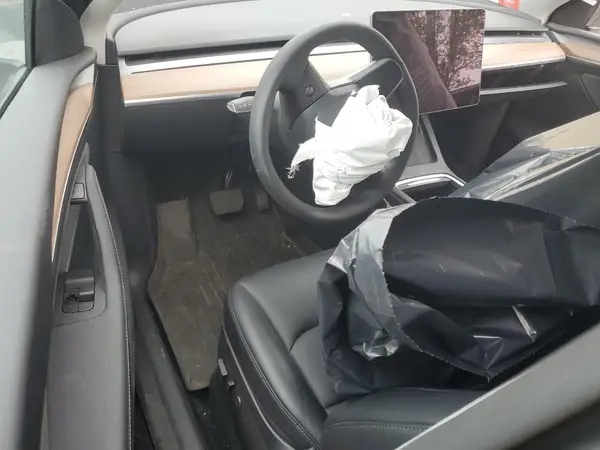 7SAYGAEE4SF260398 2025 TESLA MODEL Y - Image 8