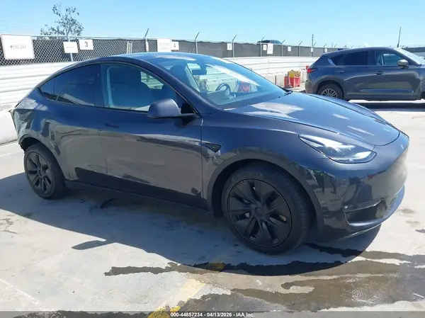7SAYGAEE4SF273376 2025 TESLA MODEL Y - Image 1