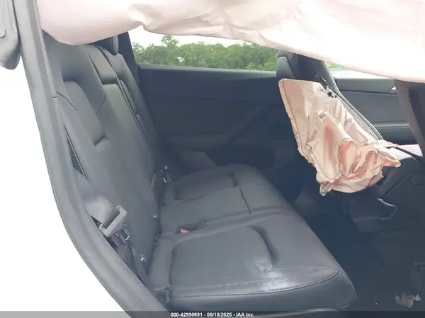 7SAYGAEE4SF295362 2025 TESLA MODEL Y - Image 8