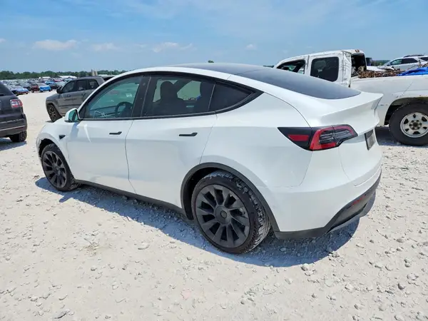 7SAYGAEE5NF310214 2022 TESLA MODEL Y - Image 2