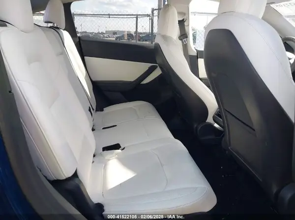 7SAYGAEE5NF322606 2022 TESLA MODEL Y - Image 8