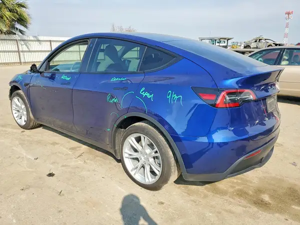 7SAYGAEE5NF343732 2022 TESLA MODEL Y - Image 2