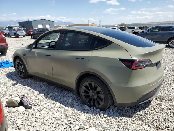 7SAYGAEE5NF344136 2022 TESLA MODEL Y - Image 2