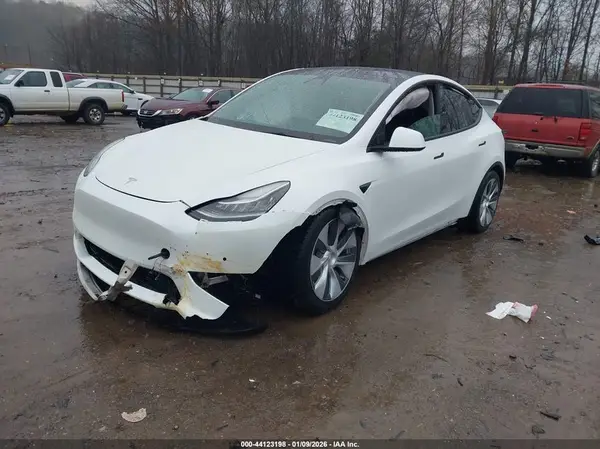 7SAYGAEE5NF364497 2022 TESLA MODEL Y - Image 2