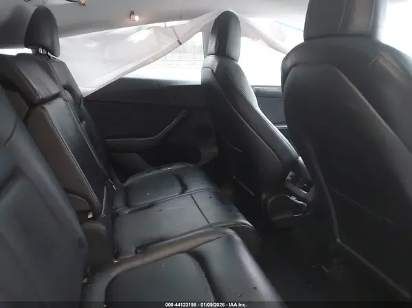 7SAYGAEE5NF364497 2022 TESLA MODEL Y - Image 8