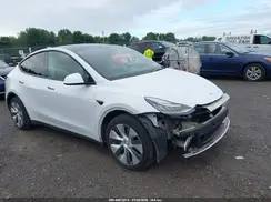 7SAYGAEE5NF377881 2022 TESLA MODEL Y