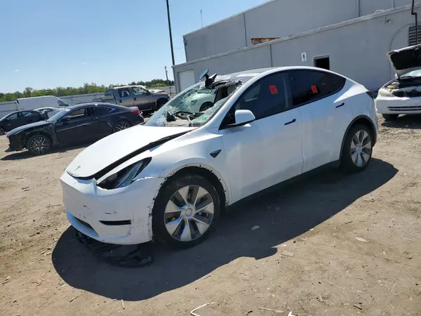 7SAYGAEE5NF379422 2022 TESLA MODEL Y - Image 1