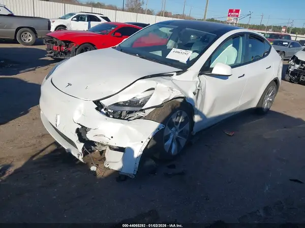 7SAYGAEE5NF381008 2022 TESLA MODEL Y - Image 2