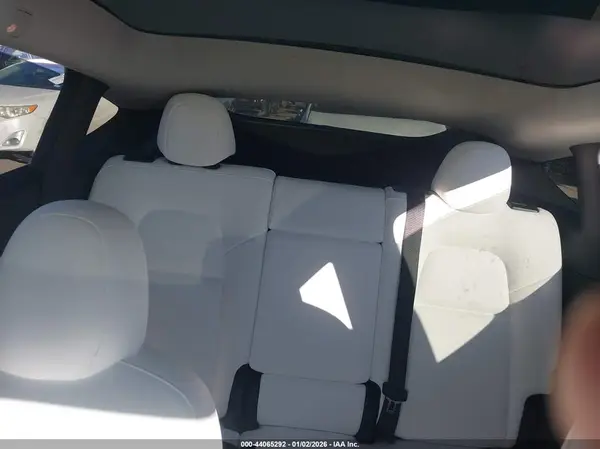 7SAYGAEE5NF381008 2022 TESLA MODEL Y - Image 8
