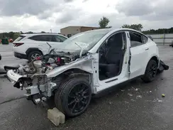 7SAYGAEE5NF383681 2022 TESLA MODEL Y