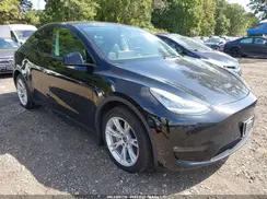 7SAYGAEE5NF385091 2022 TESLA MODEL Y