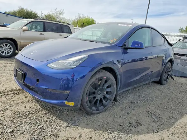 7SAYGAEE5NF388718 2022 TESLA MODEL Y - Image 1