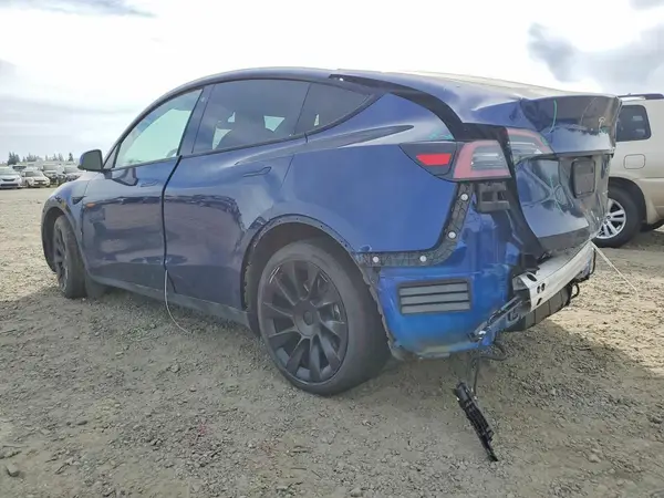 7SAYGAEE5NF388718 2022 TESLA MODEL Y - Image 2