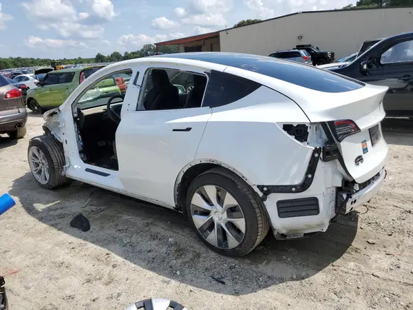 7SAYGAEE5NF398813 2022 TESLA MODEL Y - Image 2